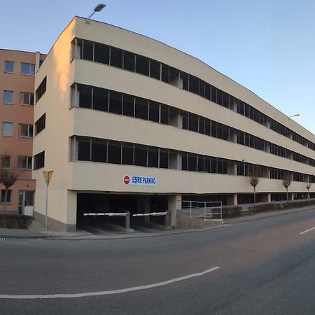 International Aparthotel - Free Parking Cluj Napoca Bagian luar foto