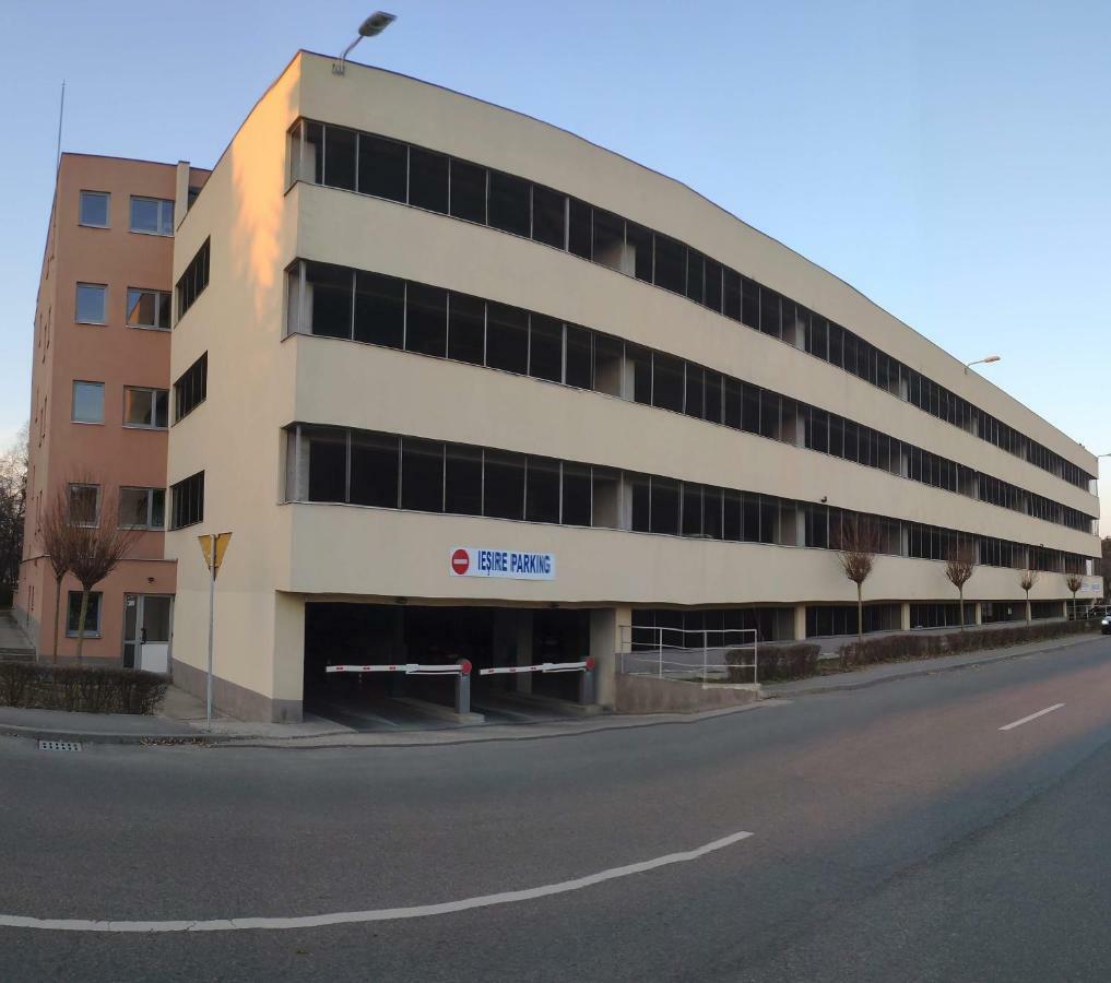 International Aparthotel - Free Parking Cluj Napoca Bagian luar foto